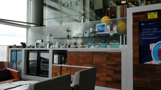 Lounge thumbnail 1