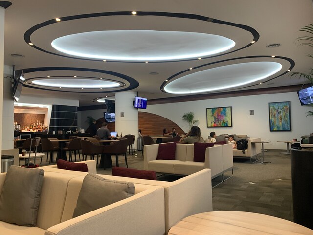 Lounge thumbnail 1
