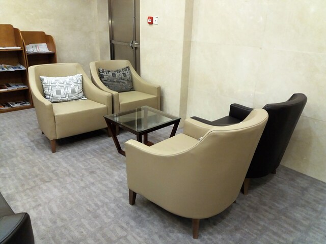 Lounge thumbnail 3
