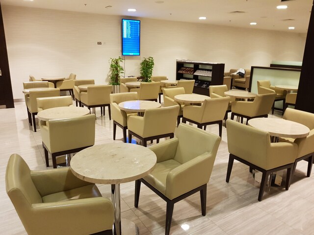 Lounge thumbnail 1