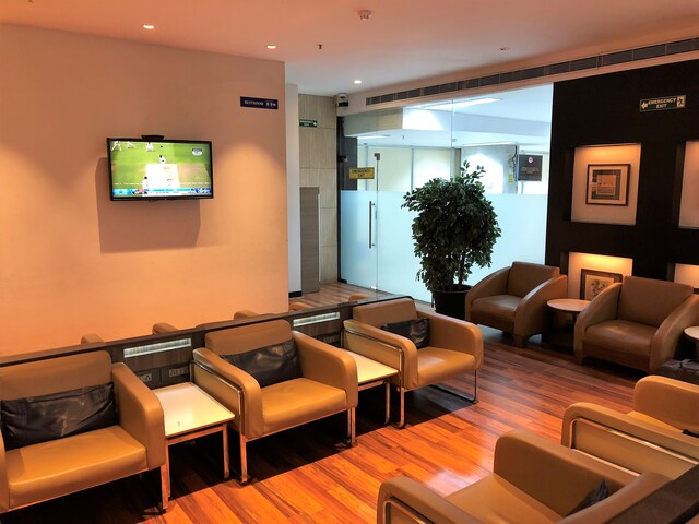 Lounge thumbnail 2