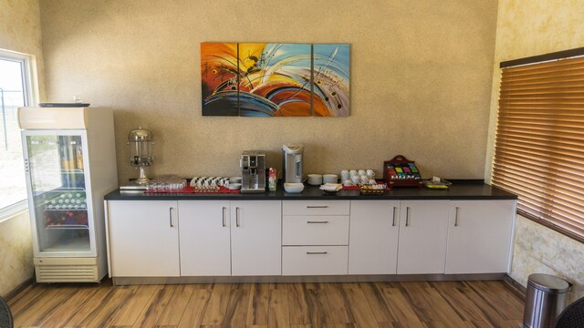 Lounge thumbnail 5