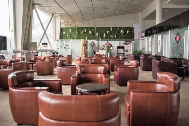 Lounge thumbnail 3