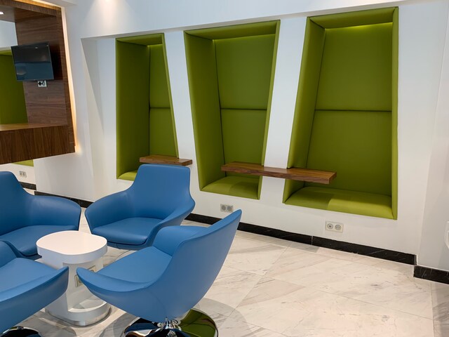 Lounge thumbnail 3
