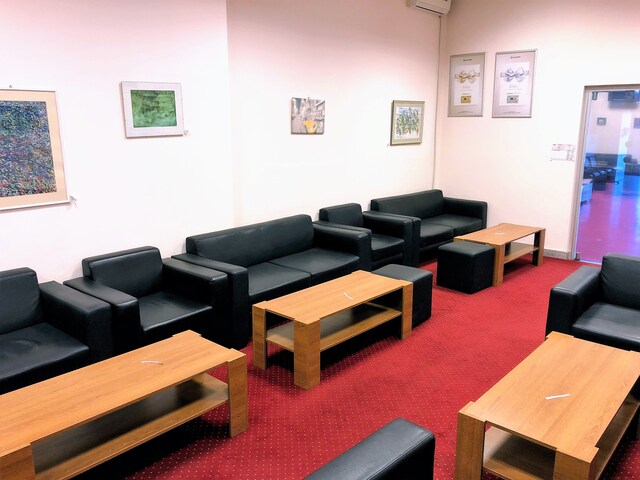 Lounge thumbnail 2