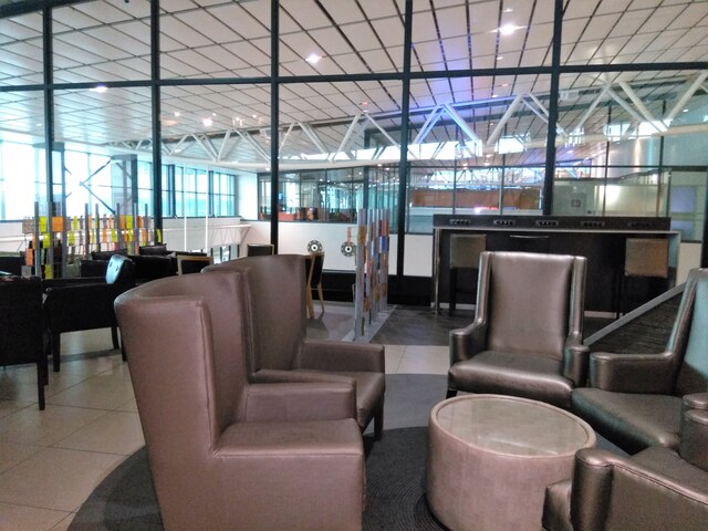 Lounge thumbnail 1